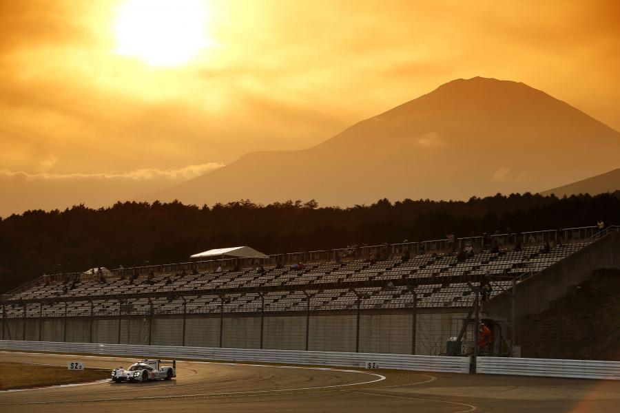  Porsche 919 Hybrid 2015 года  (фото 324 из 481)